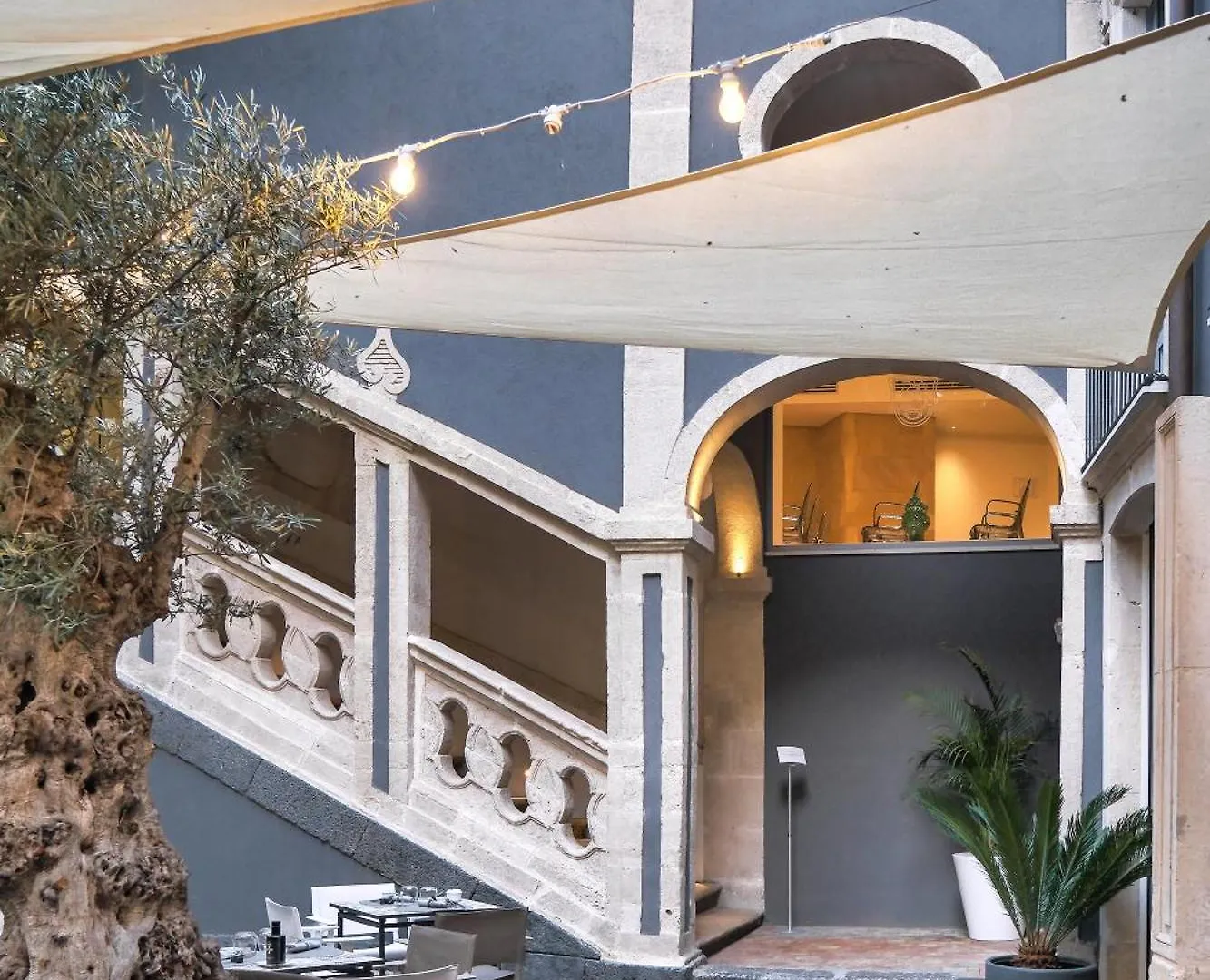 Palazzo Sangiorgio contacts