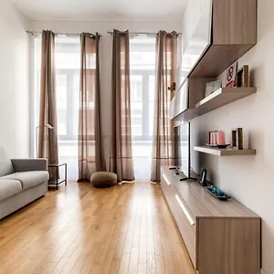 https://duomo-apartment-diaz.it-lombardy.com