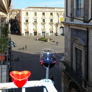 https://sicily-wonderful-piazza-universita.taorminaitalyhotels.com