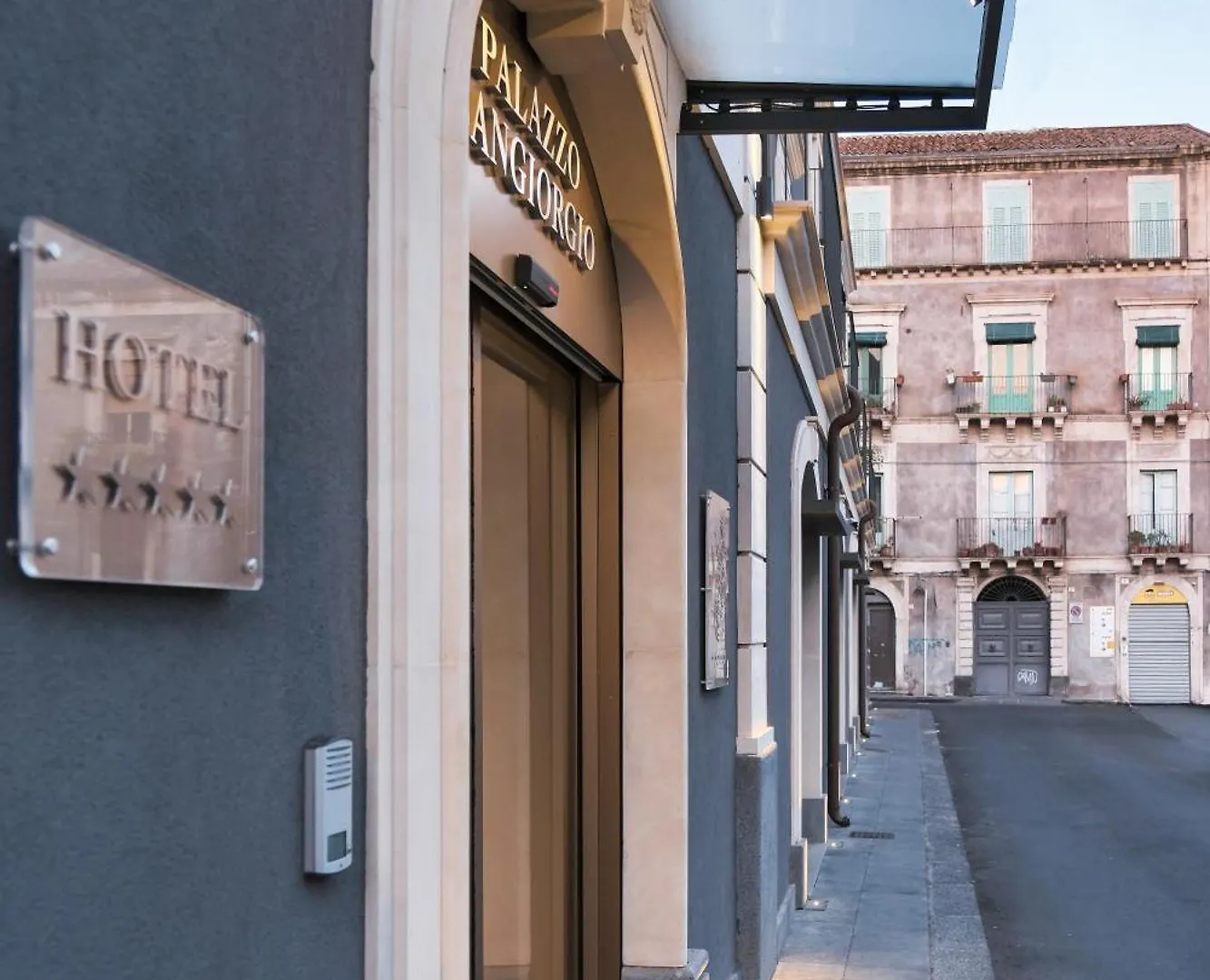 Palazzo Sangiorgio Hotel Catánia 5*,  Italië